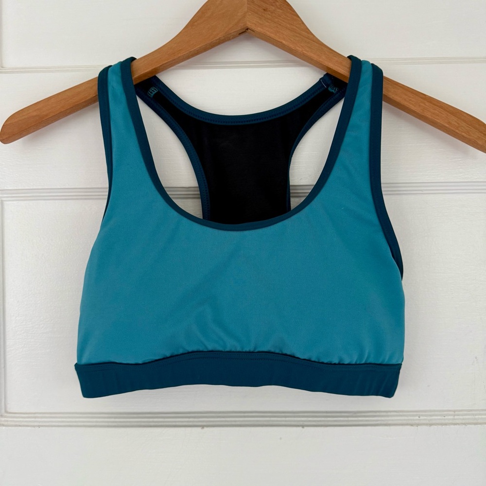 Women's TYR Solid Racerback‎ Bikini Top Size 6 Blue vacation Swim Beach